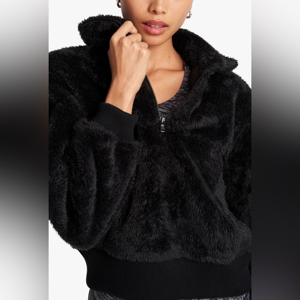 Varley Duray Revive Pullover Jacket in Black - Small